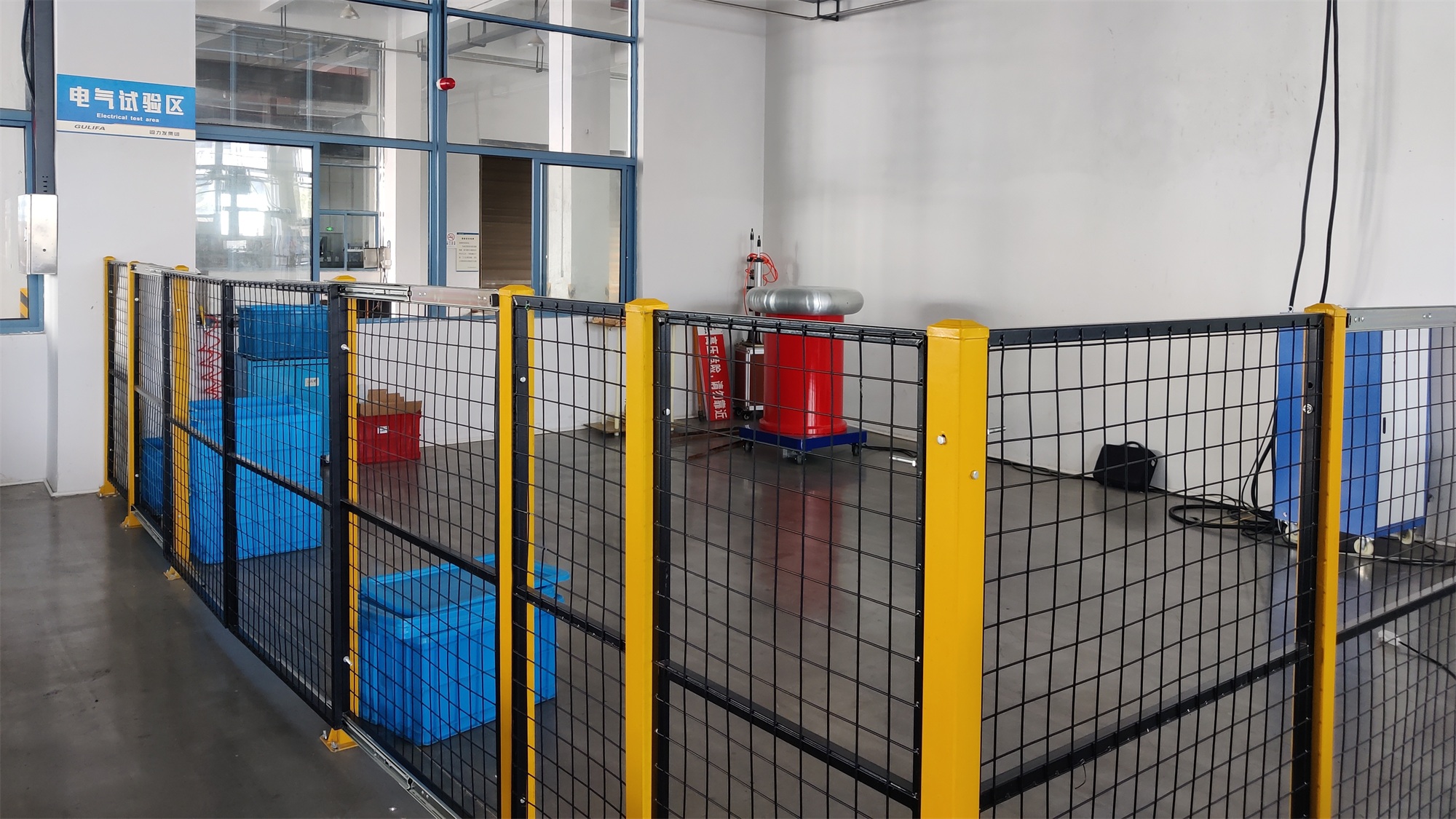 電力檢測設(shè)備客戶試驗(yàn)現(xiàn)場 電力檢測設(shè)備客戶試驗(yàn)現(xiàn)場