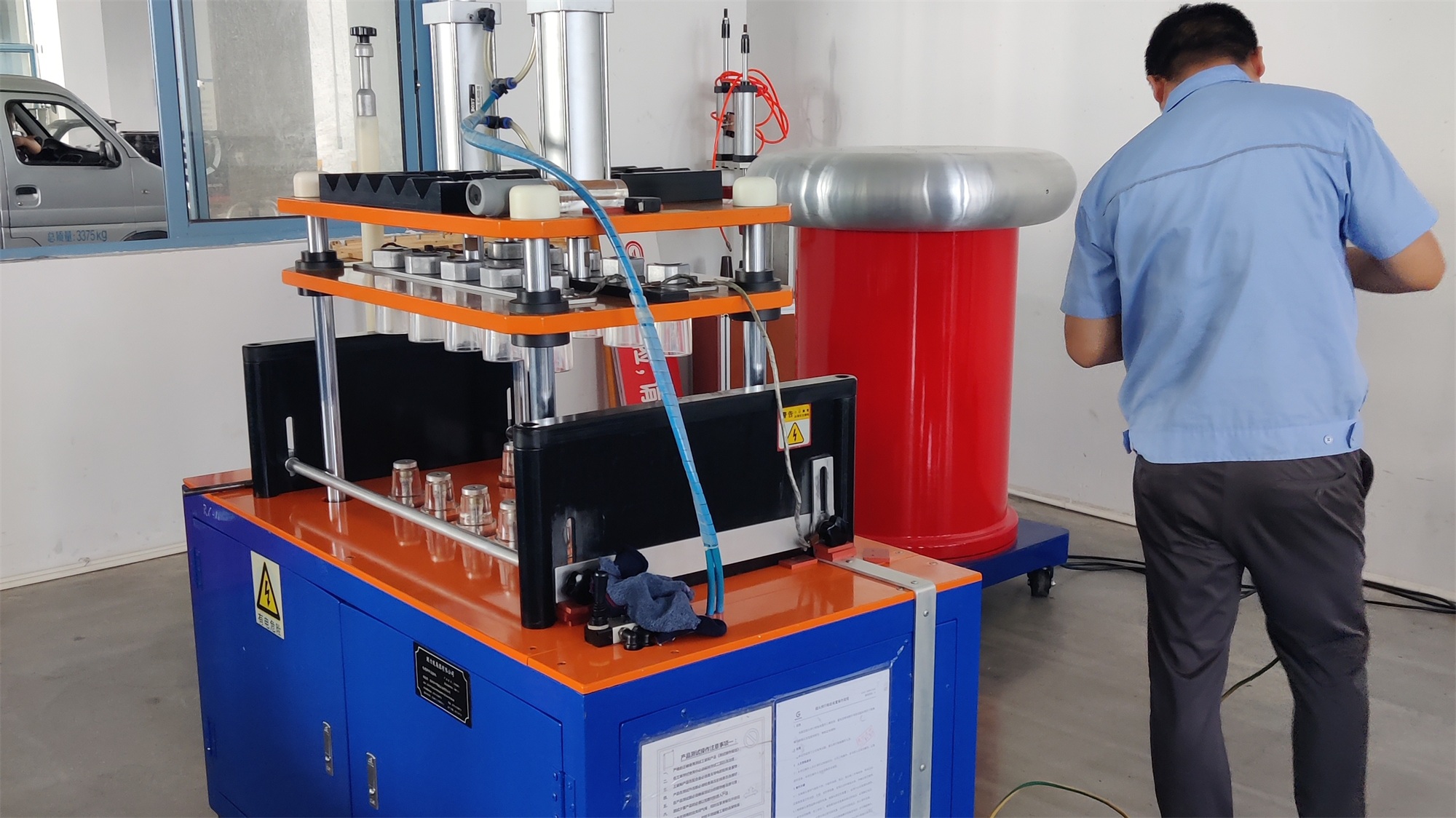 電力檢測設(shè)備客戶試驗(yàn)現(xiàn)場