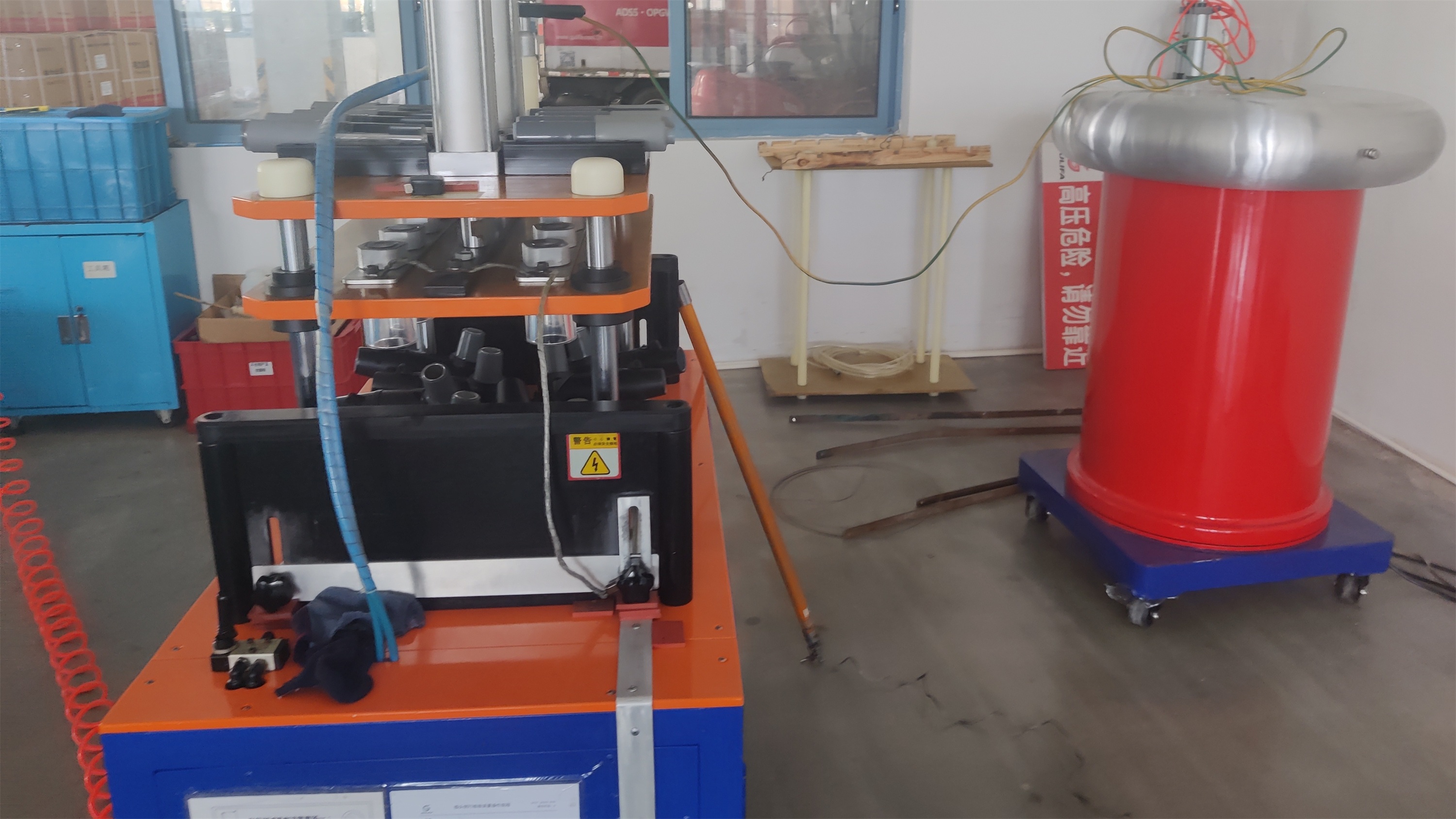 電力檢測設(shè)備客戶試驗(yàn)現(xiàn)場